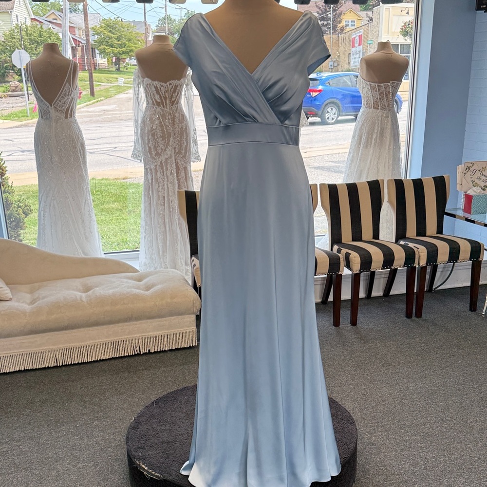 Elegant Light Blue Evening Gown